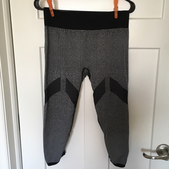 Adidas capris leggings